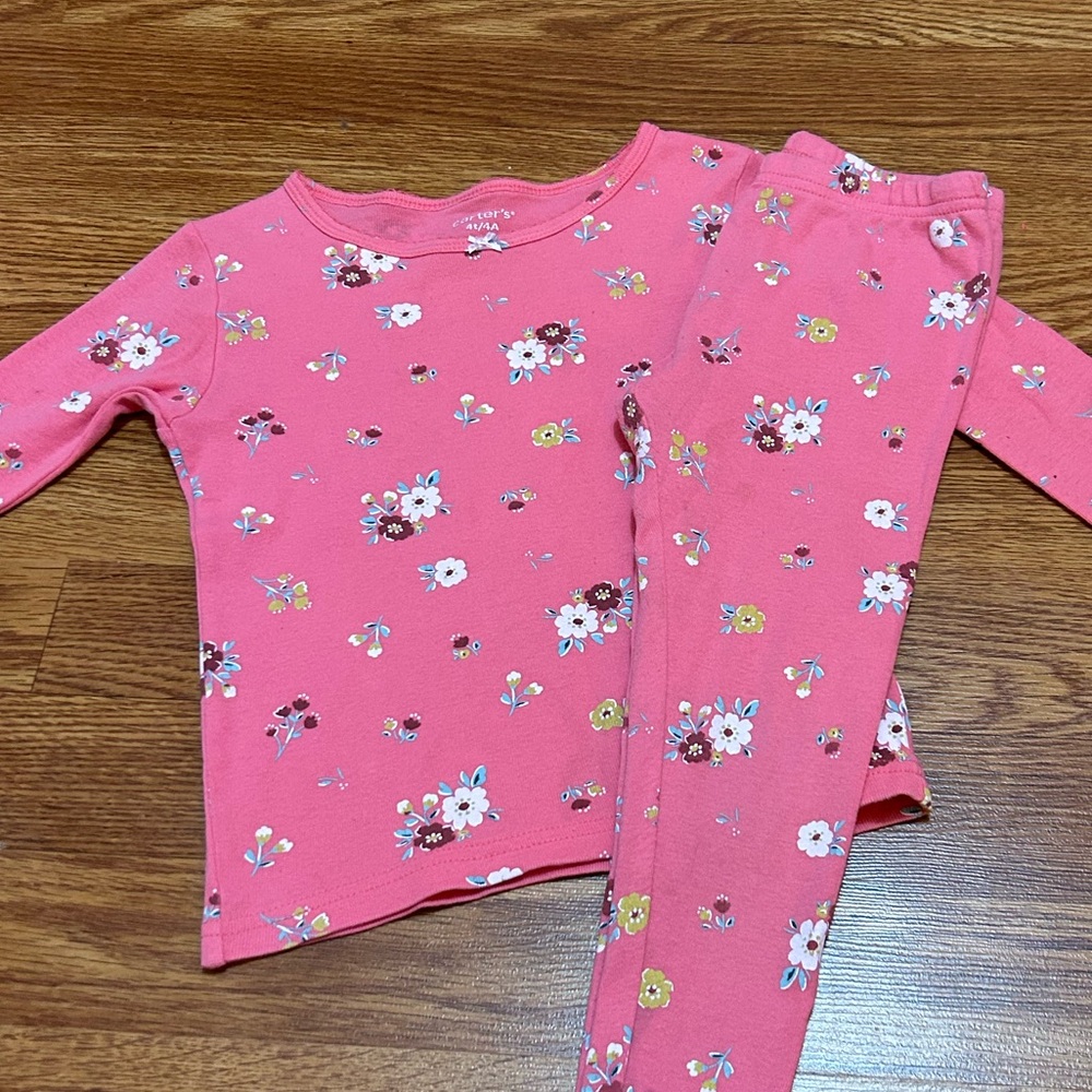 Carter’s toddler girl’s floral printed pajamas